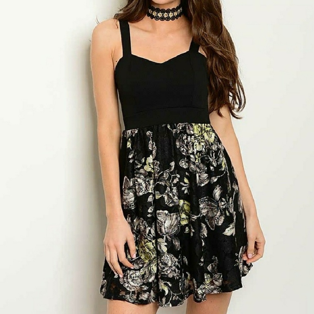 Silver black floral dress NWT 😍